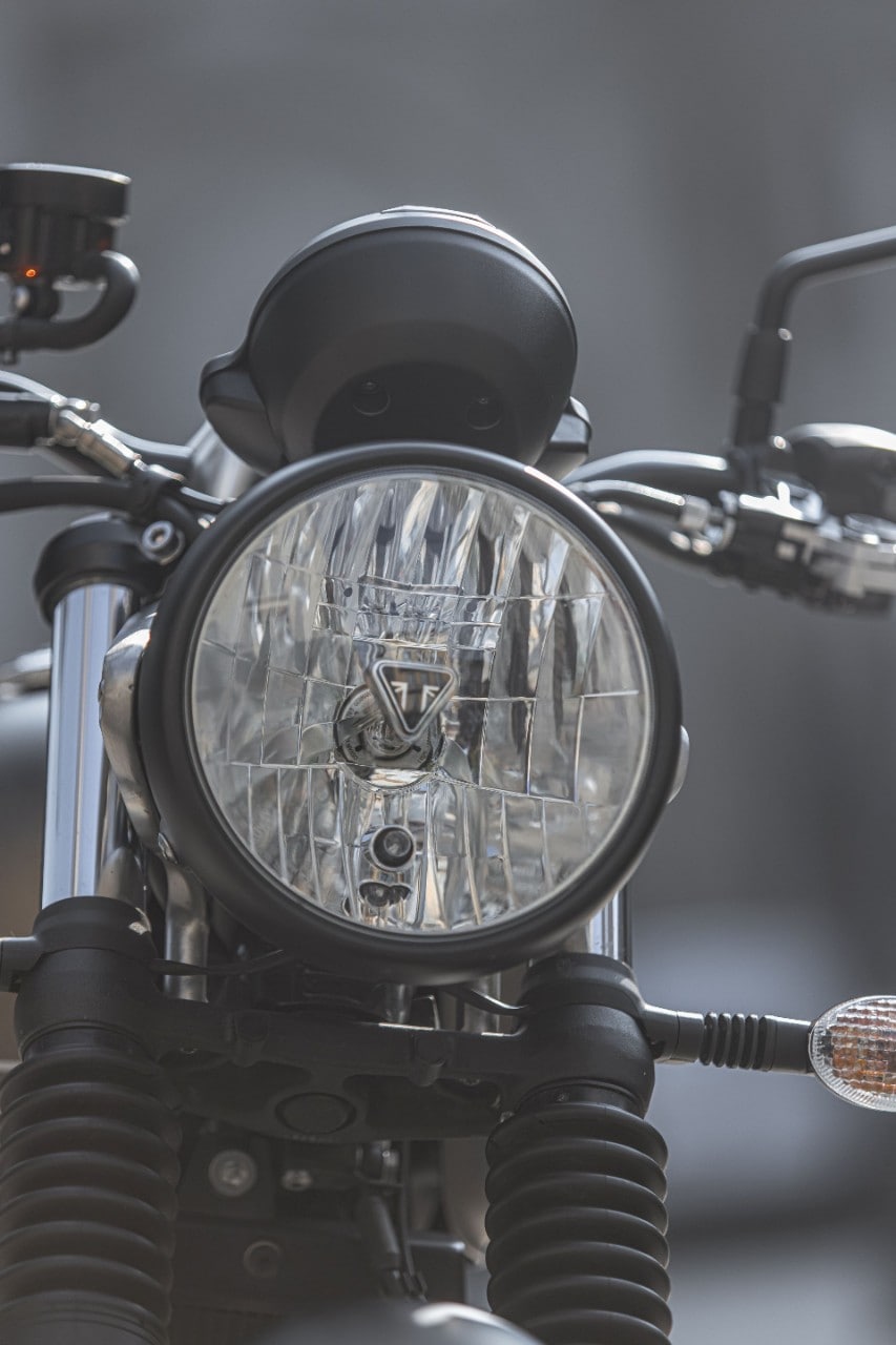 Moto Guzzi V7 Centenario e Triumph Street Twin: questione di PEDIGREE